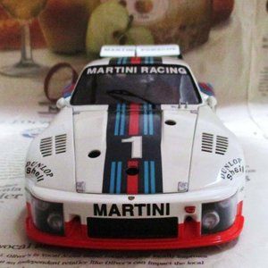 Exoto 1/18 1976 Porsche 935 Turbo Martini Dijon 6H Bbr
